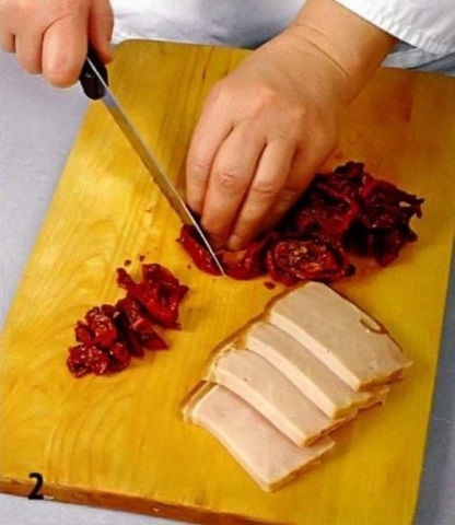 Cum să gătești pâine cu șuncă și roșii - rețetă cu o fotografie