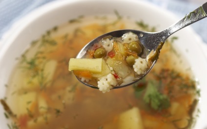 Cum sa preparati supa cu paste - supa obisnuita cu paste fara ceapa - retete