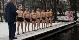 Cluburi în Werruses în St. Petersburg - înot de iarnă și morsă