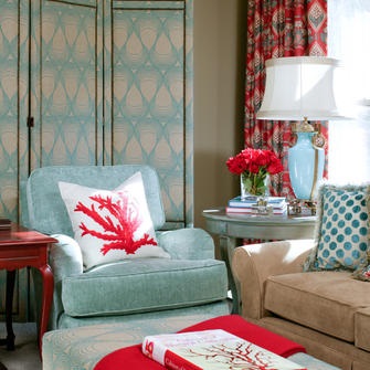 Perdele roșii în fotografia interioară cu exemple pentru camera de zi, dormitor, bucătărie