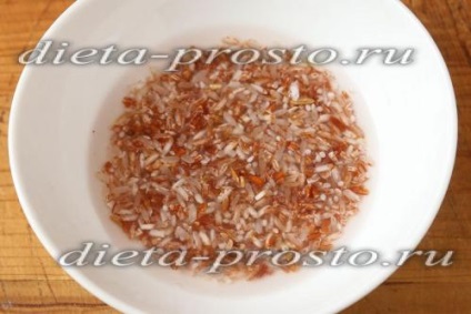 Supă de pui cu orez roșu, rețetă cu fotografie