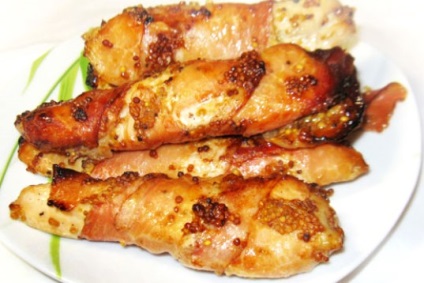 File de pui în bacon în miere-muștar de muștar, găti delicios și acasă
