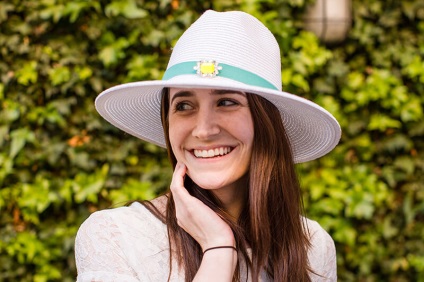 Nyári női kalapok hogyan kell díszíteni a nyári kalapot