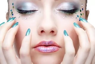 Manichiura si make-up pentru absolvire