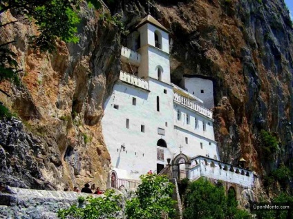 Mănăstirea Ostrag din Muntenegru, unde se află, fotografia mănăstirii și descrieri detaliate