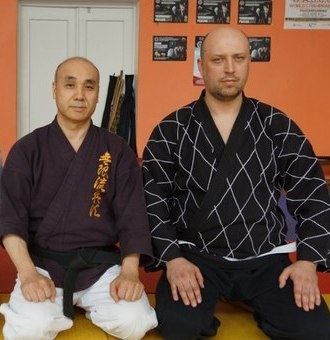 Linia noastră kobudo este un club de iubitori de cultură japoneză