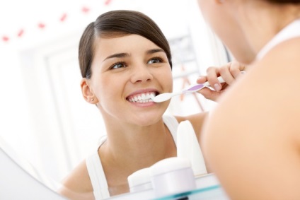 Reguli de bază pentru curățarea dinților - sfaturi pentru îngrijirea orală