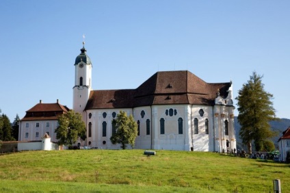 Biserica de pelerinaj în satul Vis