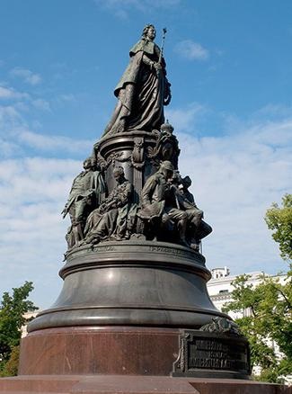 Monumentul lui Ekaterina 2 din Sankt Petersburg descriere, poza