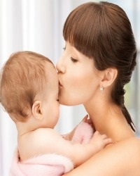 Miért van az újszülöttnek az okok és tünetek rázása (remegés), mit kell tenni, tippeket