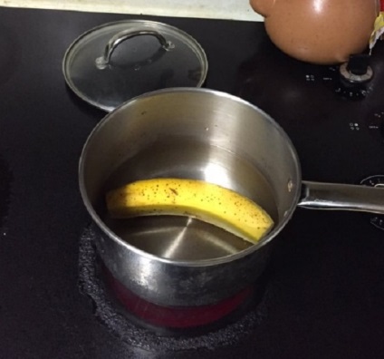 Spălați banana și aruncați în apă fiartă! În 10 minute veți primi un remediu special ...