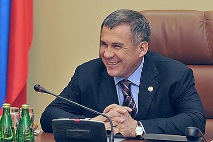Președintele Tatarstanului a cerut votarea lui Putin, deoarece Rusia are nevoie de un rege - știrea Omutnin