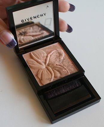 Pulbere fleur de frangipanier de la Givenchy (colectia de vara 2010) comentarii