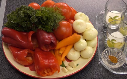 Salată cu roșii pentru rețetă pas cu pas simplă și delicioasă cu fotografie