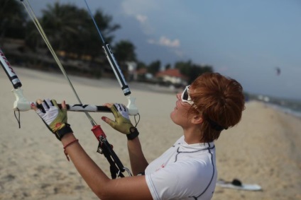 Schimbați activitatea unui avocat pentru a lucra ca instructor de kiteboarding în Vietnam