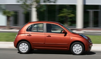 Сравнете компактен Nissan Micra и март (Nissan Micra - март)