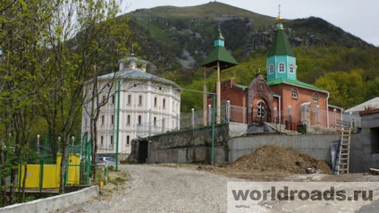 Manastirea Svyato-Uspenskii Vtoroathonsky Beshtau, drumuri de pace