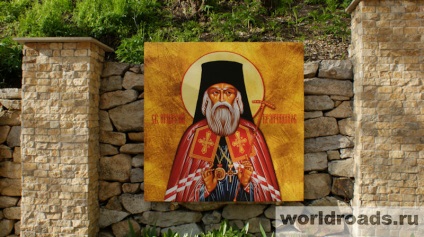 Svyato-Uspenskii Vtoroathonsky kolostor Beshtau, a béke utak