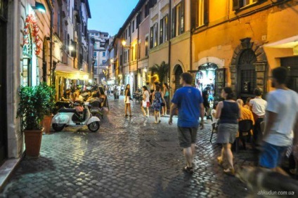 област Трастевере на Рим, където можете да се разхождате и вкусна храна