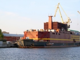 Greenpeace este alarmată de un incendiu asupra unei centrale nucleare plutitoare din Sankt Petersburg