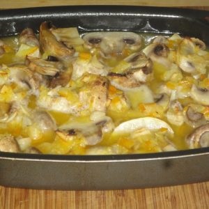 Reteta delicioasă de ciuperci pentru gătit în cuptor cu lămâi sărate și pui
