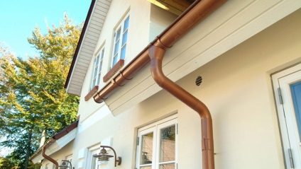 Drenaj pentru instalarea și montajul acoperișurilor de apă galvanizată, metalică și plastică