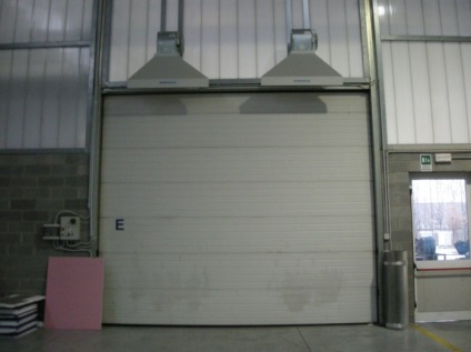 Perdele de aer pentru uși industriale