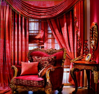 Pereți roșii impresionanți în dormitor