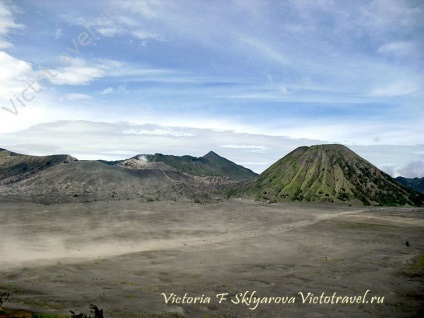 Bromo vulkán a sziget Jáva, Indonézia, független utazások