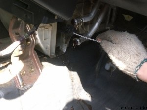 Înlocuirea radiatorului încălzitorului la toyota carina la-211 7a-fe