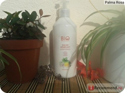 Balsam pentru parul demelant cu parfum biologic cu un unt de shea - 