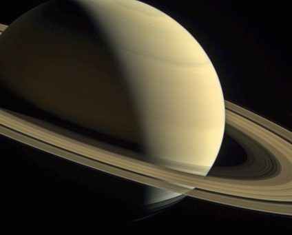 Marele Univers al lui Saturn și sateliții săi în timpul iernii 2015-2016