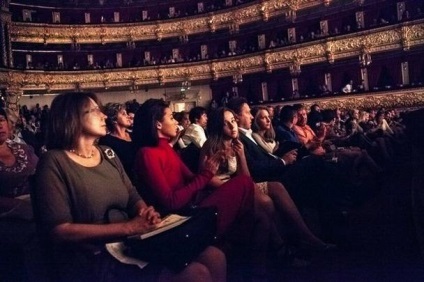 Teatrul Bolshoi, manipularea cu aplauze și puterea dovezilor sociale