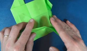 Boomerang origami distracție simplă din hârtie în 5 minute