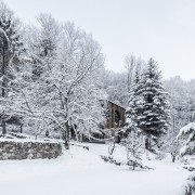 Чорна магія і заміський будинок