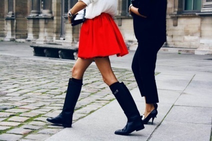 Ceea ce poți purta cu o fustă roșie este cea mai bună combinație, sfaturi pentru stilisti