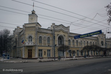 Какво трябва да знаете, ако сте мигрант в България! Становище на молдовци, които са издържали изпита по български език и