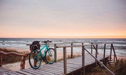 Departe pe bicicletă