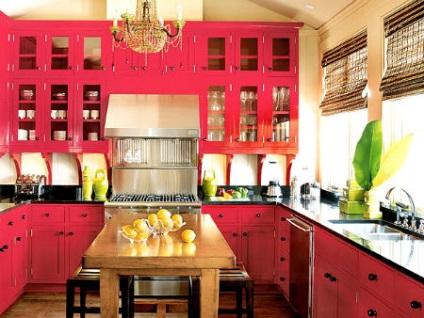 Bucătărie de design bucătărie prezentă în culoarea de sirop de zmeură
