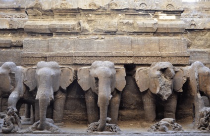 Templul antic al lui Ellora din India este locul a trei religii