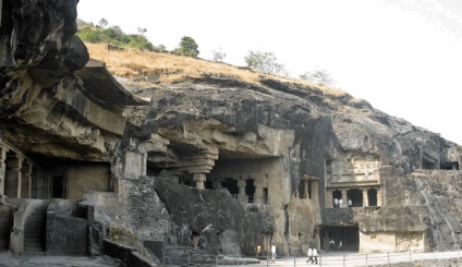 Templul antic al lui Ellora din India este locul a trei religii