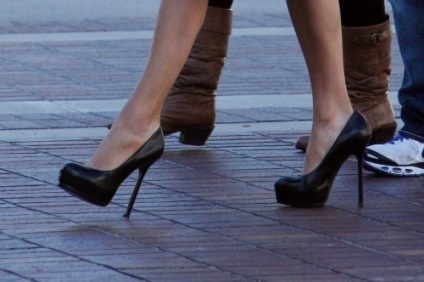 Jennifer Lopez și pantofii ei