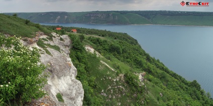 Excursia unui bacota este un oraș care nu se află pe hartă