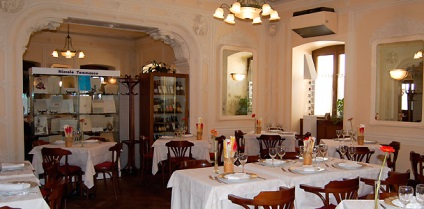 Trieste, Italia - restaurante și cafenele, hoteluri, magazine