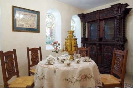 Cum să cumpărați un samovar și să-l bați într-un interior modern