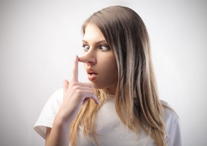 Cum să definiți gesturi mincinoase și expresii faciale