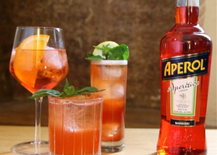 Cum se bea lichior aperol (aperol)