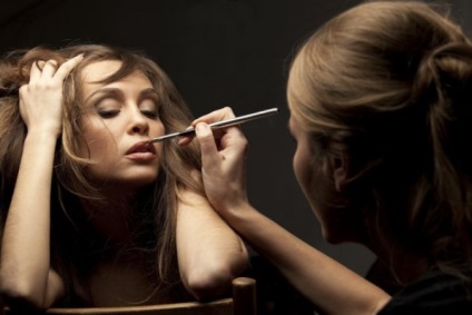 Cum de a alege un salon permanent de make-up, un portal de estetică