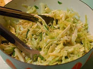 Hogyan készítsünk egy saláta káposzta receptet fotóval - receptekkel egy fotóval