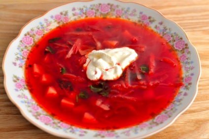 Cum să gătești un borsch delicios roșu - rețetă cu o fotografie